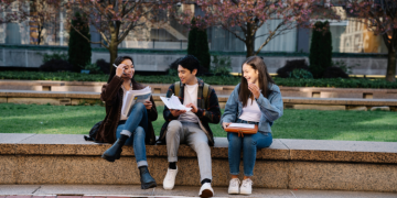 Tips Mengatasi Rasa Minder saat pertama kali masuk kuliah