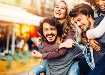 Indonesia Termasuk Negara yang Penduduknya Paling Bahagia ? Cek disini