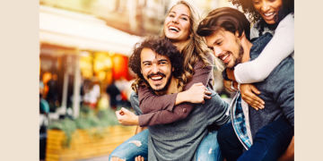 Indonesia Termasuk Negara yang Penduduknya Paling Bahagia ? Cek disini