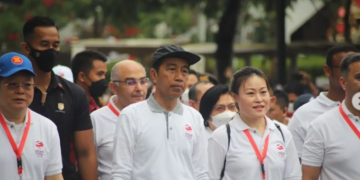 Bundaran HI Penuh Manusia, Ada Apa Ya?