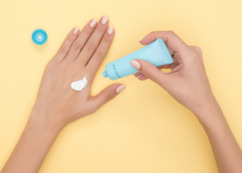 8 Tips Menghindari Panas Ekstrem, Salah Satunya Pakai SunScreen Yang Tepat!