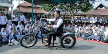 Keren Siswa SMKN Di Majalengka Buat Motor Listrik