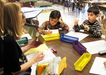 Struktur Kurikulum Pada SLB Mengarah ke Pembelajaran Intrakurikuler