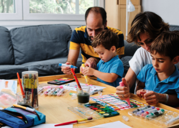 Berikut Contoh Kalimat Yang tidak Boleh Sembarangan diucapkan Orang Tua pada Anak