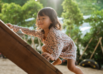 Tips Mengembangkan Keterampilan Motorik Dasar pada Anak