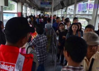 Seluruh Pegawai Pemprov DKI Jakarta Wajib Naik Transportasi Umum Setiap Rabu