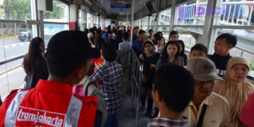 Seluruh Pegawai Pemprov DKI Jakarta Wajib Naik Transportasi Umum Setiap Rabu