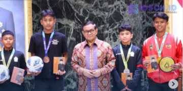 Gubernur DKI Jakarta Apresiasi Atlet Muda Berprestasi: Sepak Bola Ibu Kota Kian Bersinar di Piala Soeratin 2025