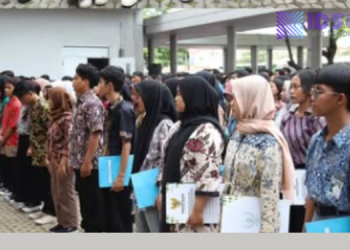 Penyerahan Bantuan Pemutihan Ijazah Tahap IV Sebanyak 1000 lebih Siswa
