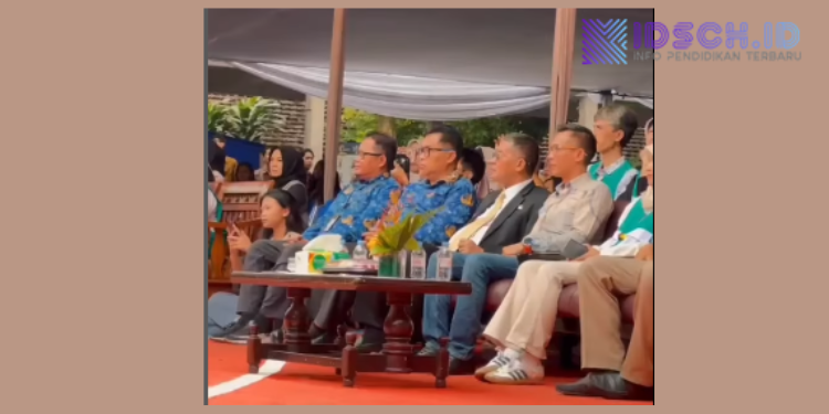 Berkarakter Melalui Seni & Literasi Di SMAN 22 Bandung