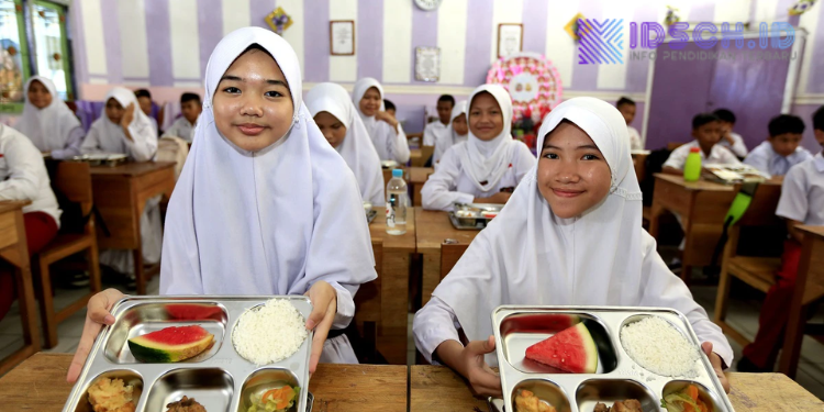 Abdul Mu’ti Klarifikasi: MBG Bukan Kurikulum, tapi Gerakan Hidup Sehat di Sekolah