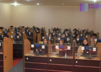 Wamendikdasmen Monitoring dan Evaluasi Pelaksanaan TKA di SMAN 54 dan SMKN 26 Jakarta