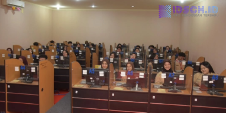 Wamendikdasmen Monitoring dan Evaluasi Pelaksanaan TKA di SMAN 54 dan SMKN 26 Jakarta