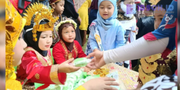 Sekolah Al Firdaus Surakarta kembali menggelar Colorful Culture Day di Taman Balekambang