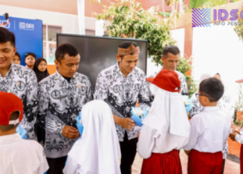 Peringati Hari Guru Nasional, BRI Salurkan Bantuan dan Apresiasi di SDN Sukamahi 02 Megamendung