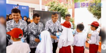 Peringati Hari Guru Nasional, BRI Salurkan Bantuan dan Apresiasi di SDN Sukamahi 02 Megamendung