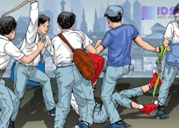 Tawuran Anak SMK di Komplek Taman Kebalen Babelan