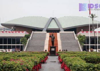 DPR RI Bahas Revisi UU ASN 2025: Kabar Baik untuk PPPK, Tapi Bagaimana Nasib PNS?