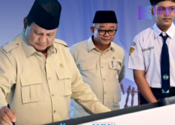Presiden Prabowo Apresiasi Guru pada Peluncuran Program Digitalisasi Pembelajaran di Bekasi