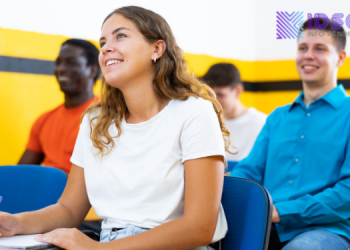 Pelatihan Pengenalan Pengelolaan Perpustakaan Berbasis Massive Open Online Course (MOOC)