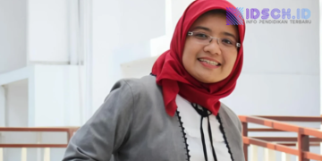 Prof. Nurul Indarti Dikukuhkan sebagai Guru Besar Perempuan Pertama di Bidang Manajemen UGM