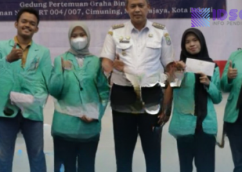 Mahasiswa Terima Beasiswa dari Pemkot Bekasi