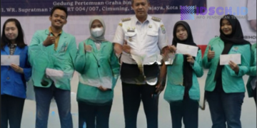 Mahasiswa Terima Beasiswa dari Pemkot Bekasi