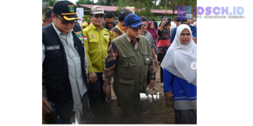 Mendikdasmen Serahkan Bantuan Awal di Sekolah Terdampak Bencana di Sumatra