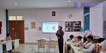 Melawan Keterbatasan: Kisah Guru Rahayu, Pelita Harapan bagi Anak Berkebutuhan Khusus