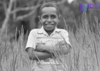 Anak Papua yang Mengajarkan Arti Peduli