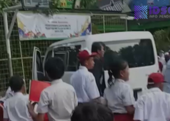 Diduga Mabuk, Mobil MBG Trobos Pagar SDN 01 Kalibaru Cilincing