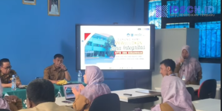 Dikbud Tangsel Tanda Tangani Komitmen Zona Integritas, Tiga SD Jadi Pilot Project Menuju Sekolah Bebas Korupsi