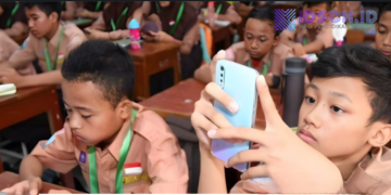 Mulai 2026, Anak Indonesia Usia 13-16 Tahun Tidak Bisa Bebas Main Media Sosial