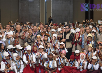 Dialog Hangat Wamendikdasmen dan Murid Warnai Puncak Apresiasi Semarak Sahabat SD