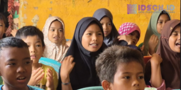Badan Bahasa Tinjau Lokasi Banjir Bandang di Sumatra Barat, Hadirkan Literasi Ceria untuk Pulihkan Trauma Anak