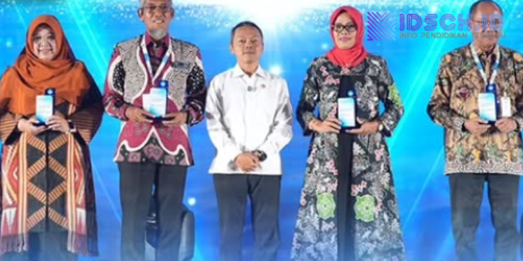 Disdik Provinsi DKI Jakarta Raih Penghargaan PTP Connect Award 2025