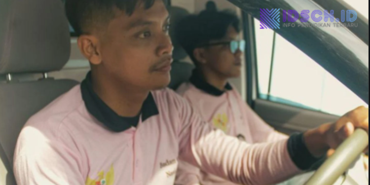 Di Balik MBG, Perjuangan Driver Antar Makanan Demi Anak-Anak Sekolah