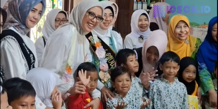 Dikbud Tangsel Dampingi Bunda PAUD Banten Tinjau Layanan PAUD di TK ABA 85 Ciputat Timur