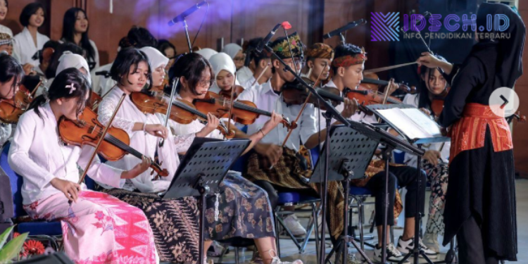 Ratusan Sekolah di Jabar Raih Anugerah Gapura Pancawaluya 2025