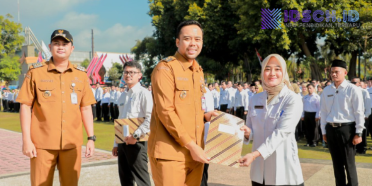 Pemkab Klaten Serahkan SK Pengangkatan 3.091 PPPK Paruh Waktu Tahun 2025