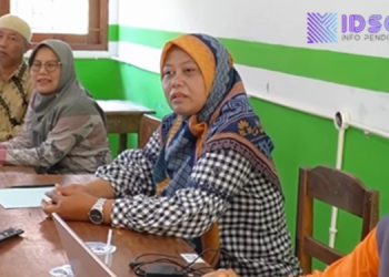 Kepala Disdik Gunungkidul Lakukan Sidak di SDN Bulurejo II Semin, Guru Tetap Aktif Tingkatkan Kompetensi