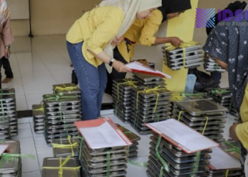 Orang Tua di SDN Pejaten Barat 1 Pagi Turun Tangan Awasi Distribusi Makan Bergizi (MBG)