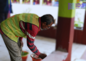 Revitalisasi Satuan Pendidikan Perkuat Sarana Sekolah Demi Lingkungan Belajar yang Aman dan Layak