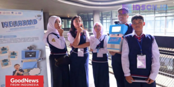 Siswa SMP di Surabaya Ciptakan Robot NeuroAid