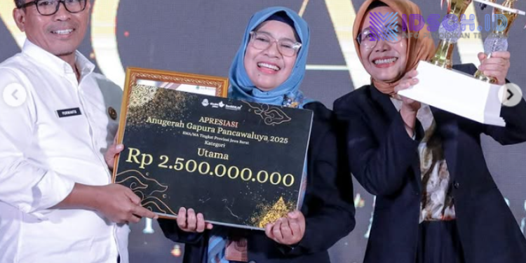 Ratusan Sekolah di Jabar Raih Anugerah Gapura Pancawaluya 2025