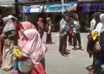 Ratusan Wali Murid SMP Pemda 2 Kesugihan Datangi Dinas P dan K Cilacap Terkait Rapor Belum Dibagikan