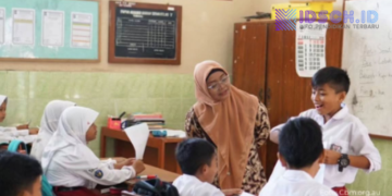 Gaji Guru Honorer Masih Jauh di Bawah UMR, Kesejahteraan Jadi PR Besar Dunia Pendidikan