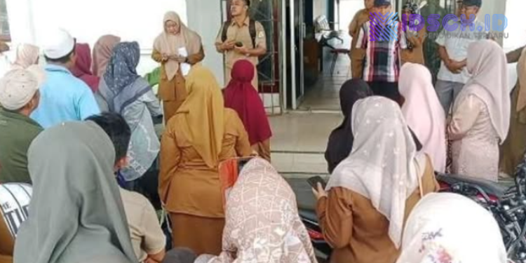 Puluhan Guru Aceh Singkil Gruduk Disdikbud, Pertanyakan Kejelasan Tunjangan Khusus Korban Bencana