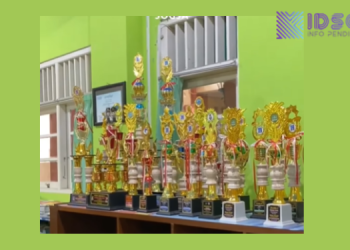 SD Muhammadiyah Condongcatur Kehabisan Tempat Piala Saking Banyaknya