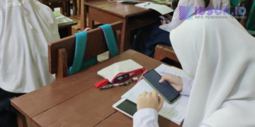 Pemprov DKI Jakarta Batasi Penggunaan HP Selama Jam Belajar di Sekolah